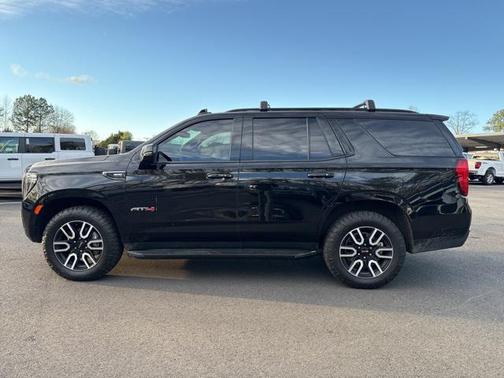 2023 GMC Yukon 4WD AT4