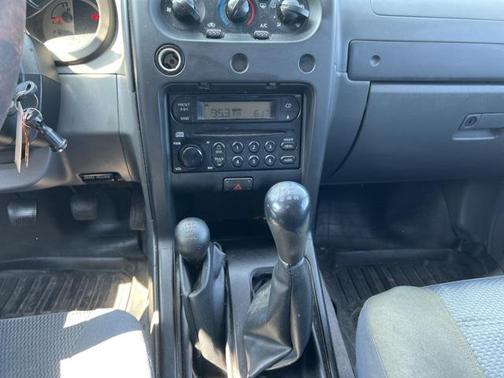 2004 Nissan Frontier XE-V6 Crew Cab
