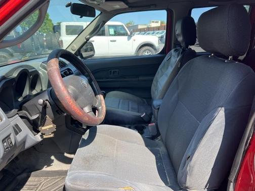 2004 Nissan Frontier XE-V6 Crew Cab