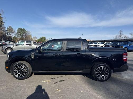 SHADOW BLACK 2023 Ford Maverick Lariat
