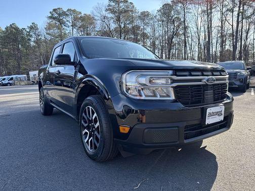 SHADOW BLACK 2023 Ford Maverick Lariat