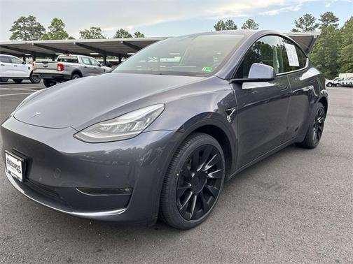 2022 Tesla Model Y Long Range Dual Motor All-Wheel Drive