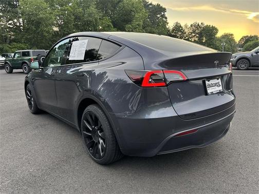 2022 Tesla Model Y Long Range Dual Motor All-Wheel Drive