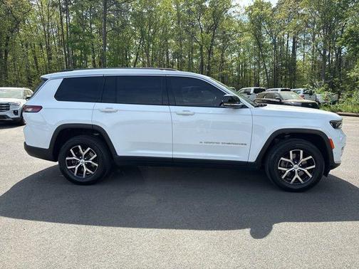 Bright White Clearcoat 2023 Jeep Grand Cherokee L Limited