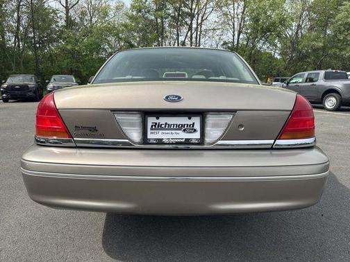 Arizona Beige Clearcoat Metallic 2003 Ford Crown Victoria Base