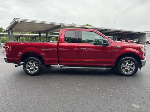 RUBY RED METALLIC TINTED CC 2017 Ford F-150 XLT