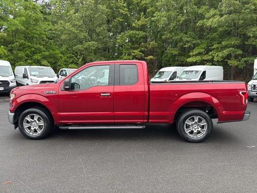 RUBY RED METALLIC TINTED CC 2017 Ford F-150 XLT