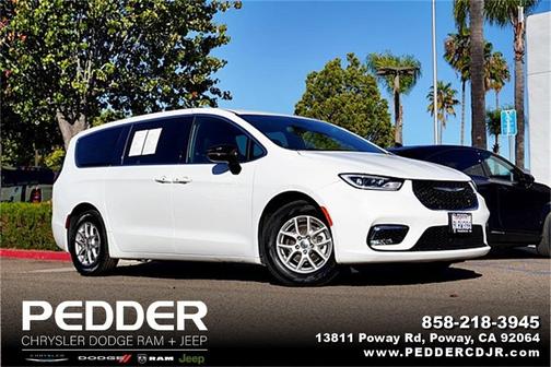 2024 Chrysler Pacifica Touring