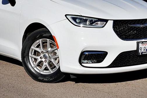 2024 Chrysler Pacifica Touring