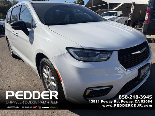 2024 Chrysler Pacifica Touring