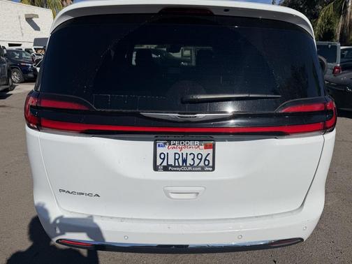 2024 Chrysler Pacifica Touring