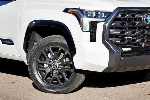2023 Toyota Tundra Hybrid Platinum