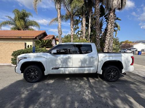 2023 Toyota Tundra Hybrid Platinum