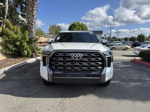 2023 Toyota Tundra Hybrid Platinum