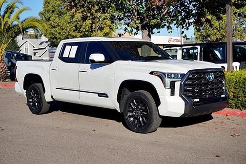 2023 Toyota Tundra Hybrid Platinum