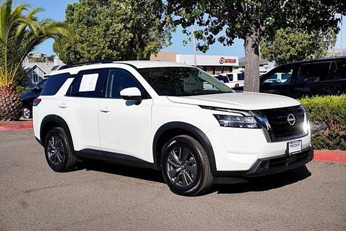 2023 Nissan Pathfinder SV FWD