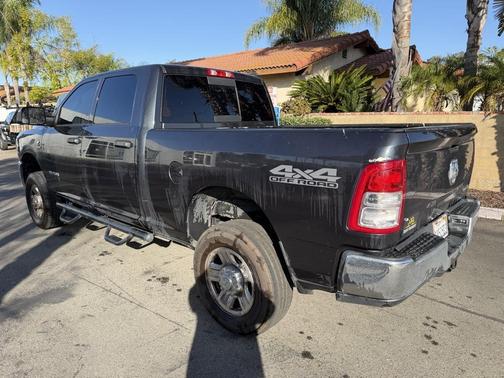 2020 RAM 2500 Tradesman Crew Cab 4X4 6'4' Box