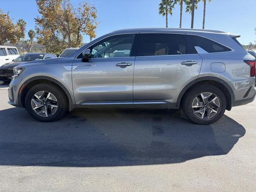 2022 Kia Sorento Hybrid S