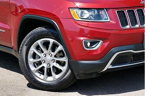 Photo 3 of 33 of 2015 Jeep Grand Cherokee Limited