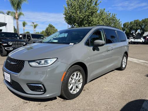 2022 Chrysler Pacifica Touring L