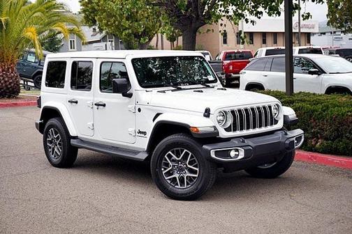 2025 Jeep Wrangler 4-Door Sahara 4x4