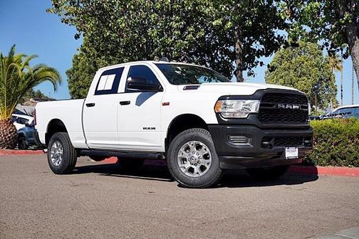 2022 RAM 2500 Tradesman Crew Cab 4x4 6'4' Box