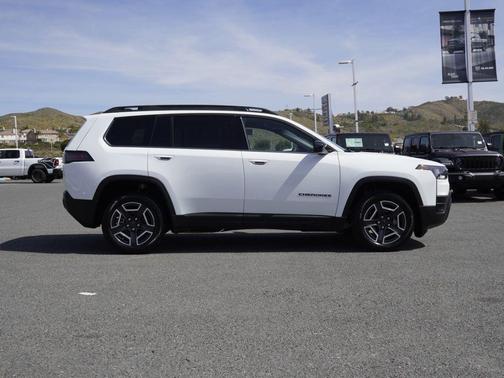 Bright White Clearcoat 2026 Jeep Cherokee Laredo 4x4