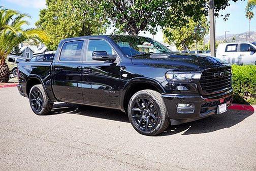 Diamond Black Crystal Pearlcoat 2026 RAM 1500 Laramie