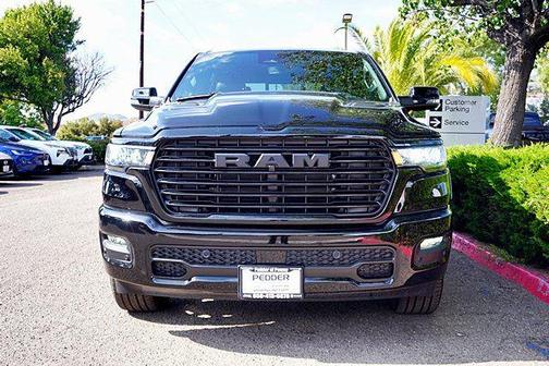 Diamond Black Crystal Pearlcoat 2026 RAM 1500 Laramie