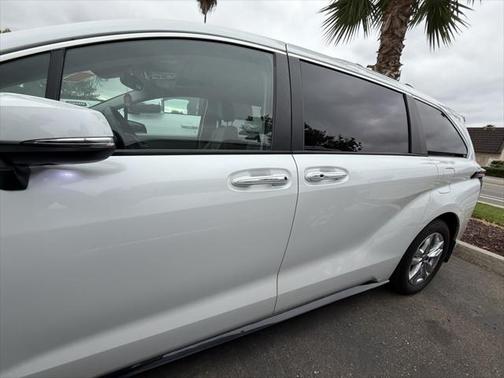 2023 Toyota Sienna Limited 7-Passenger