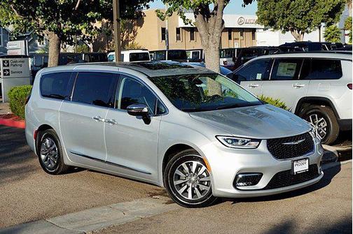 2023 Chrysler Pacifica Hybrid Limited