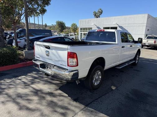 2024 RAM 2500 Big Horn Crew Cab 4x4 8' Box