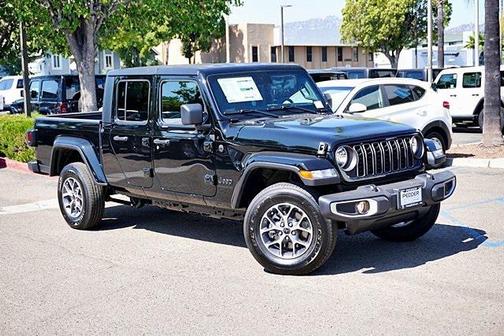 2025 Jeep Gladiator Sport S