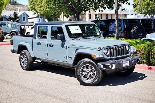 2025 Jeep Gladiator Sport S