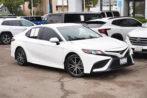 2024 Toyota Camry SE