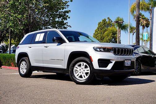 Silver Zynith 2023 Jeep Grand Cherokee Laredo