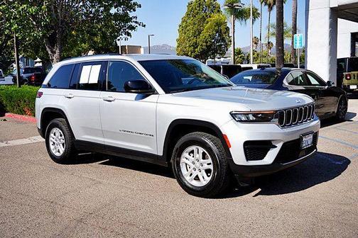 Silver Zynith 2023 Jeep Grand Cherokee Laredo