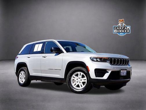 Silver Zynith 2023 Jeep Grand Cherokee Laredo