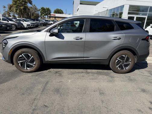 2024 Kia Sportage Hybrid LX
