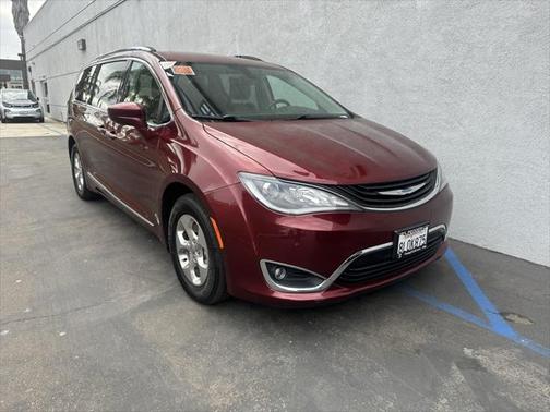2018 Chrysler Pacifica Hybrid Touring L