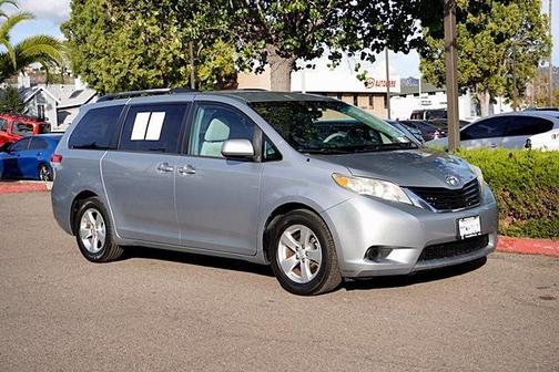 2014 Toyota Sienna LE