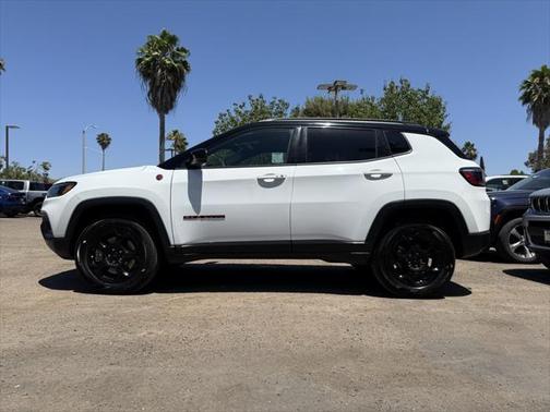 2023 Jeep Compass Trailhawk