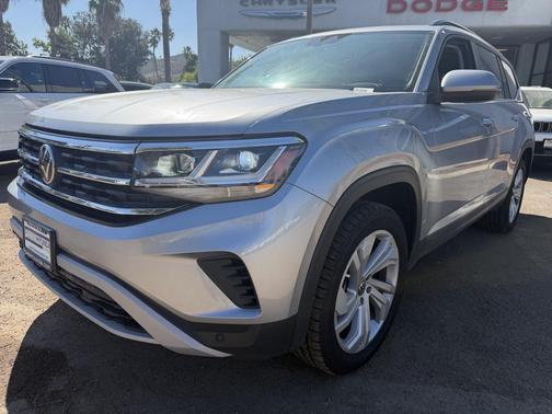 2022 Volkswagen Atlas 3.6L SE w/Technology