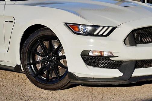 2017 Ford Shelby GT350 Base