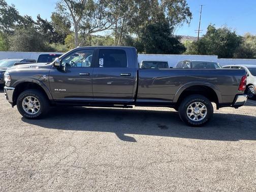 2022 RAM 3500 Laramie Crew Cab 4x4 8' Box