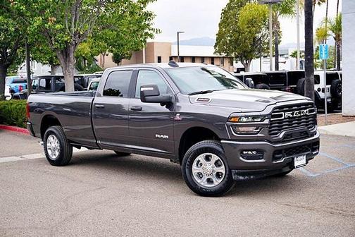 2025 RAM 3500 Big Horn Crew Cab 4x4 8' Box