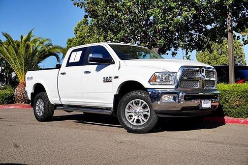 2018 RAM 2500 Laramie Crew Cab 4x4 6'4' Box