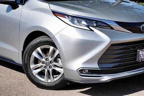2022 Toyota Sienna Limited 7-Passenger