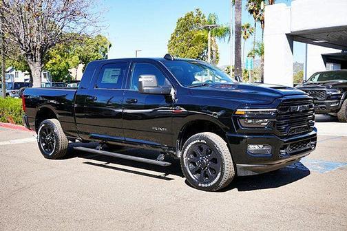 Diamond Black Crystal Pearlcoat 2026 RAM 3500 Laramie Mega Cab 4x4 6'4' Box