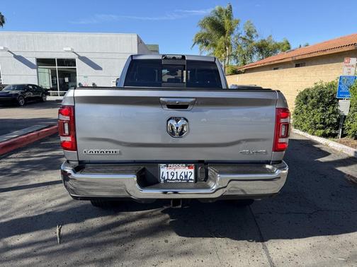 2019 RAM 2500 Laramie Crew Cab 4x4 6'4' Box